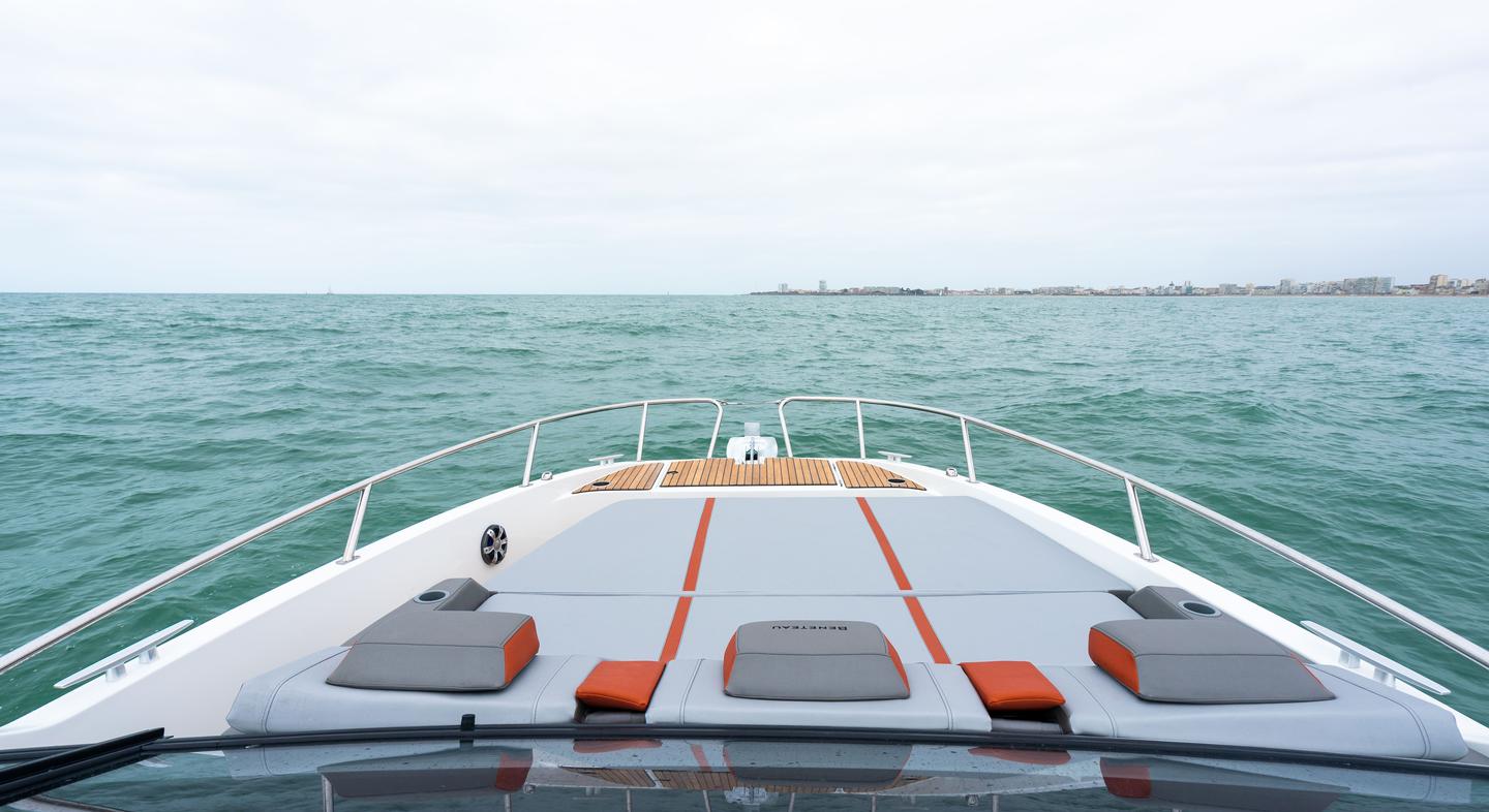 Flyer_10_Exterior_10